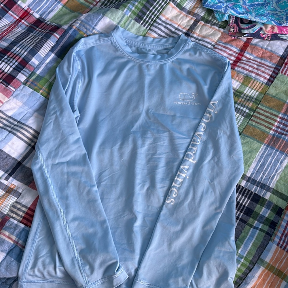 Vineyard Vines Boys Size 7 Long Sleeve performance whale shirt